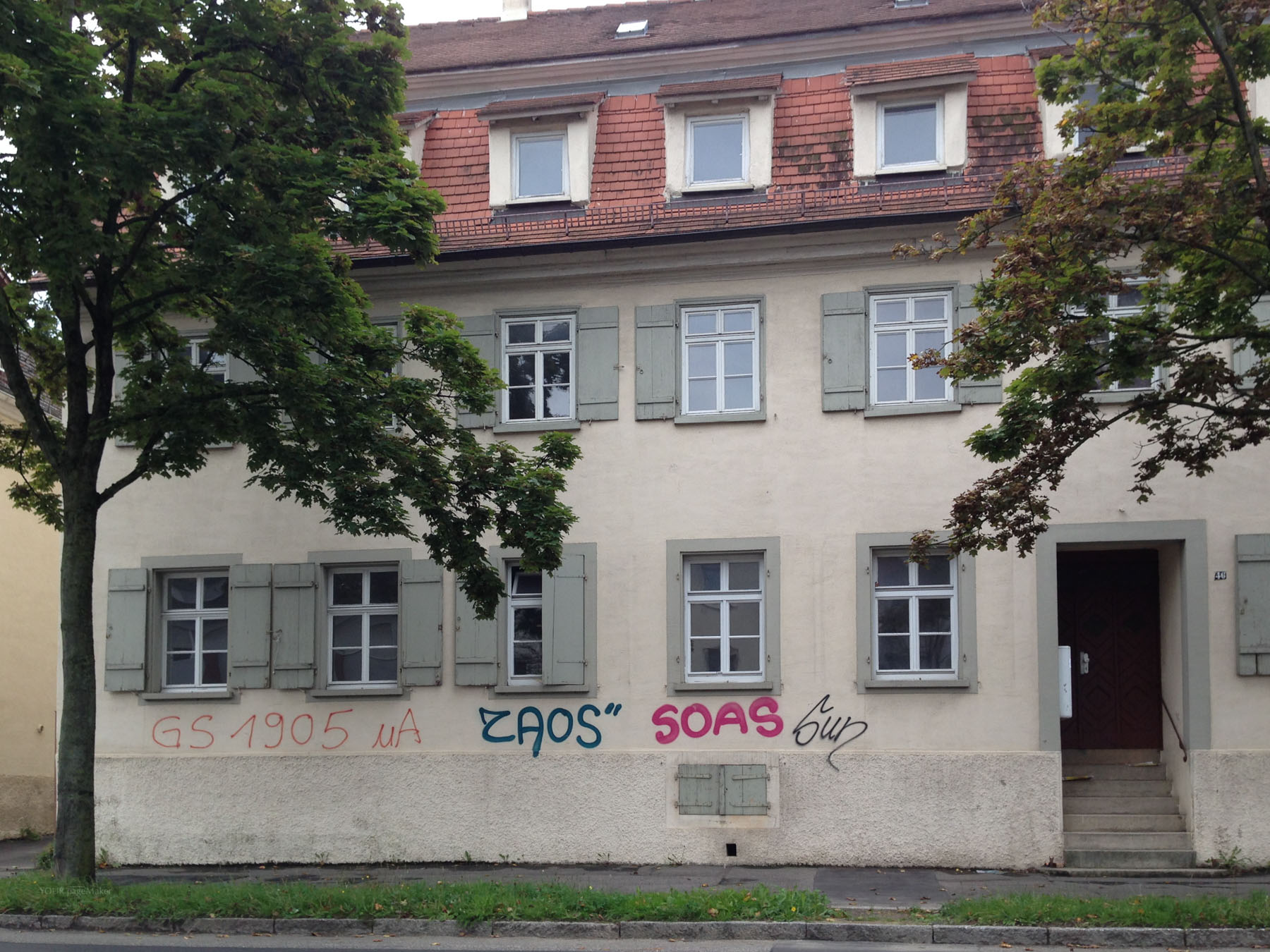 Mehrfamilienhaus